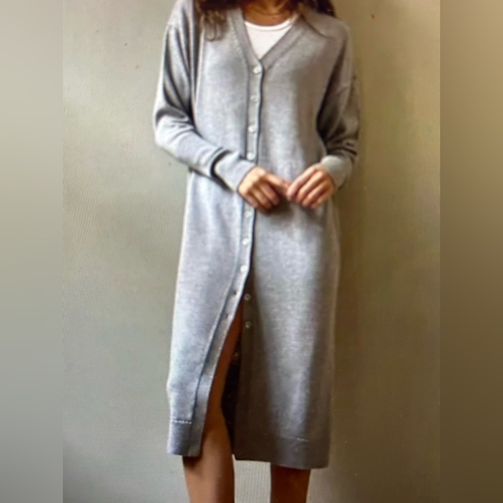 Aritzia Wilfred Utopia Light Gray Knit Button Down Cardigan